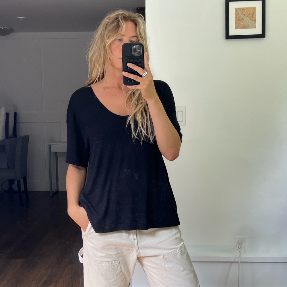 Simple black top - Picture 3 of 3